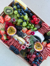 Load image into Gallery viewer, Medium Platter Box