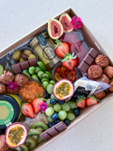 Load image into Gallery viewer, Medium Platter Box