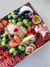 Load image into Gallery viewer, The Lunch Box