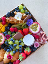 Load image into Gallery viewer, Hot girl breakfast Box