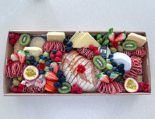 Load image into Gallery viewer, The Lunch Box