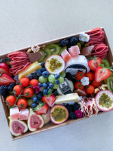 Load image into Gallery viewer, Medium Platter Box