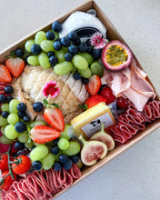 Load image into Gallery viewer, The Lunch Box