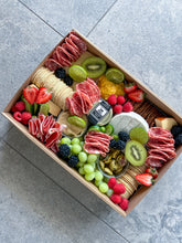 Load image into Gallery viewer, Medium Platter Box
