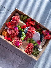 Load image into Gallery viewer, Medium Platter Box
